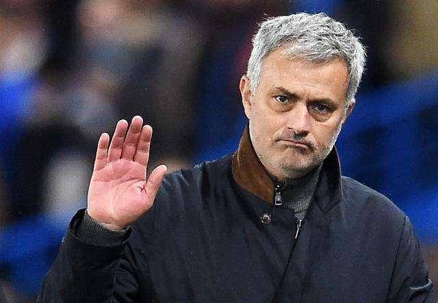  穆里尼奥批球员态度问题需反思  