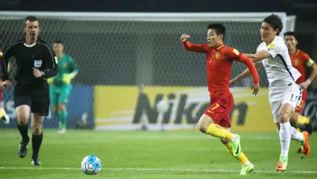  洛里昂门神屡献神扑，力保球门不失收获宝贵一分  