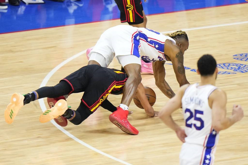  恩比德MVP呼声高涨,76人战术体系全面升级